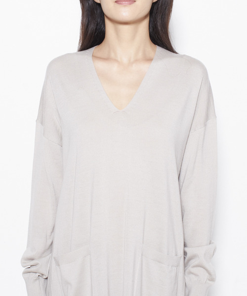Tiara（ティアラ）の「Vネックニットワンピース（ニット/セーター・レディース・グレー系その他/チャコール・FREE）」の8枚目の写真