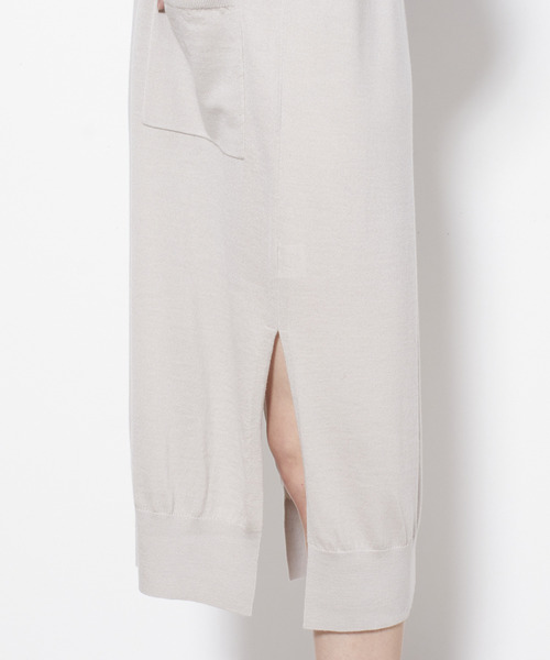 Tiara（ティアラ）の「Vネックニットワンピース（ニット/セーター・レディース・グレー系その他/チャコール・FREE）」の11枚目の写真