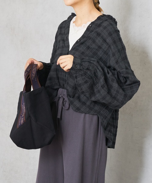 PUAL CE CIN（ピュアルセシン）の「ヘリンボーン襟フリルブラウス（シャツ/ブラウス・レディース・オフホワイト/ブラック/その他1/その他2・FREE）」の13枚目の写真