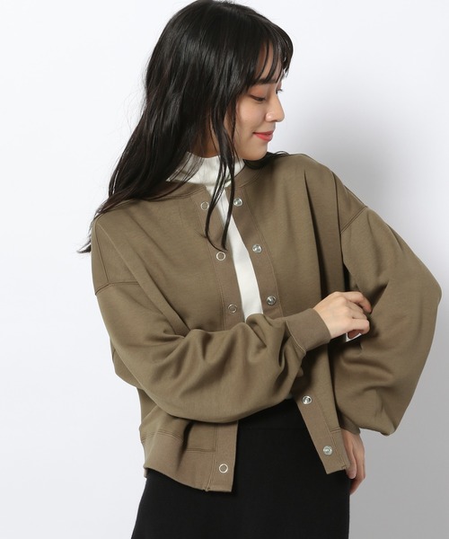 LAKOLE(ラコレ)の「ダンボールボリューミーカーディガン / LAKOLE(カーディガン/ボレロ・レディース・ブラック/オフホワイト/ブラウン系その他・SMALL/MEDIUM)」の1枚目の写真