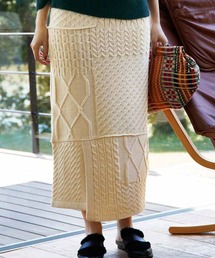 ＭＥＤＥ１９Ｆ　リメイク風ニットスカート〈アイボリー〉