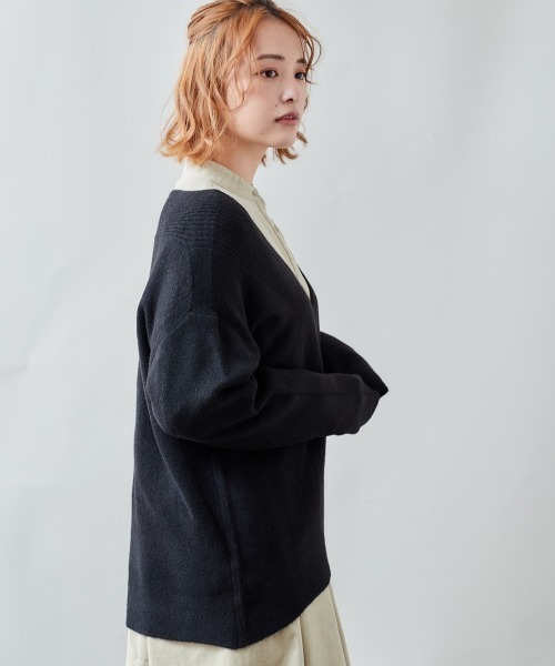 cepo（セポ）の「センターリブゆるＶネックニット（ニット/セーター・レディース・ブラック/オフホワイト/グレー/オレンジ・M）」の16枚目の写真