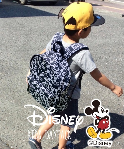 Disney（ディズニー）の「Disney　Kid'sリュック（バックパック/リュック・キッズ・ブラック/レッド/マルチ/ブラック系その他/レッド系その他/ブラック系その他2/ブラック系その他3/ブラック系その他4/レッド系その他2/ブルー/ベージュ/アイボリー/グレー・FREE）」の5枚目の写真