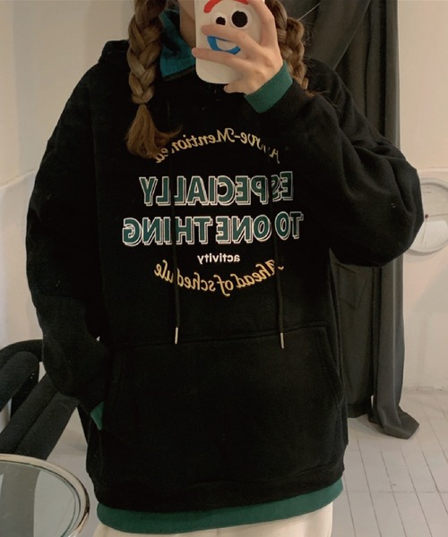 meJane（ミージェーン）の「重ね着風オーバーサイズプルパーカー（パーカー・レディース・ブラック/グレー・FREE）」の9枚目の写真