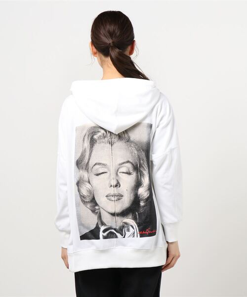 ONE MADE(ワンメイド)の「ONE MADE(ワンメイド)オーバーパーカー(パーカー・レディース・ホワイト・44/46)」の4枚目の写真