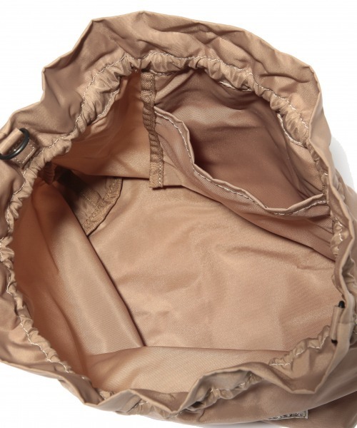 THEATRE PRODUCTS（シアタープロダクツ）の「＜THEATRE PRODUCTS/シアタープロダクツ＞別注巾着/ショルダーバッグ/937129（ショルダーバッグ・メンズ・ブラック/ベージュ・FREE）」の6枚目の写真