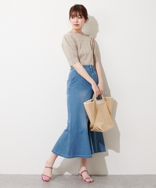 natural couture（ナチュラルクチュール）の「お花手刺繍コンパクトニット（ニット/セーター・レディース・オレンジ/グレイッシュベージュ/ブラック/オフホワイト・FREE）」の6枚目の写真