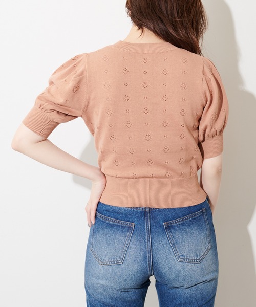 natural couture（ナチュラルクチュール）の「お花手刺繍コンパクトニット（ニット/セーター・レディース・オレンジ/グレイッシュベージュ/ブラック/オフホワイト・FREE）」の7枚目の写真