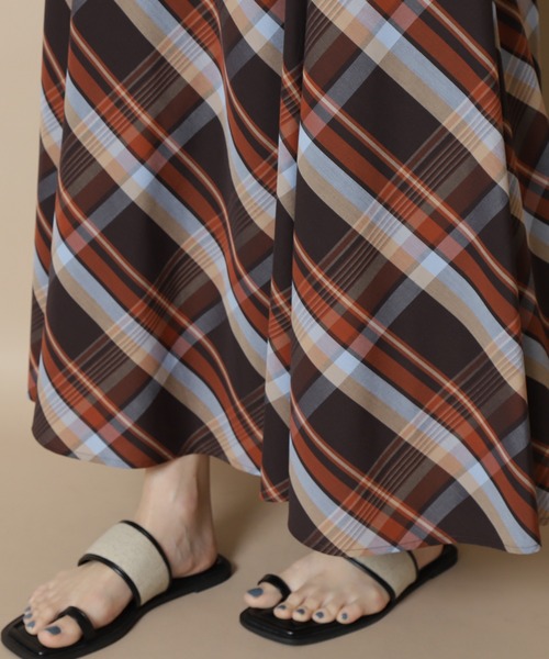 N.(N. Natural Beauty Basic)(エヌエヌナチュラルビューティーベーシック)の「◆チェックボリュームスカート(スカート・レディース・ブラック系その他/ブラウン系その他・MEDIUM)」の13枚目の写真