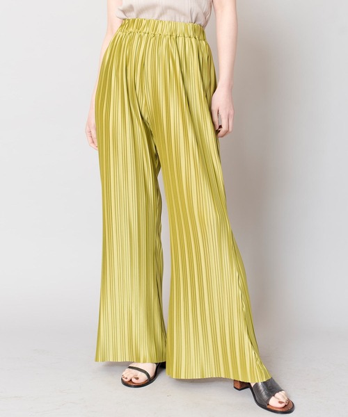 OSMOSIS(オズモーシス)の「プリーツベルボトムパンツ(その他パンツ・レディース・ライトベージュ/オリーブ/ベージュ/ブラック/ネイビー・ONE SIZE)」の4枚目の写真