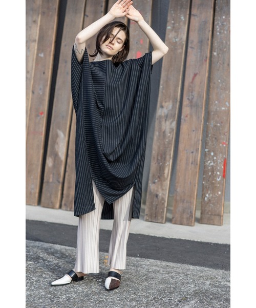 OSMOSIS(オズモーシス)の「プリーツベルボトムパンツ(その他パンツ・レディース・ライトベージュ/オリーブ/ベージュ/ブラック/ネイビー・ONE SIZE)」の9枚目の写真