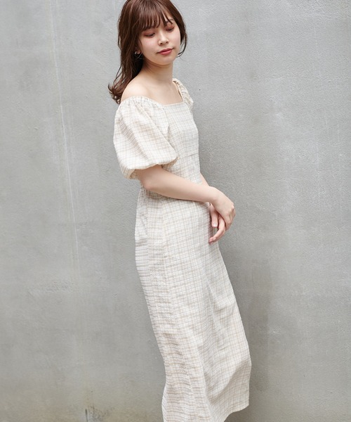 natural couture（ナチュラルクチュール）の「【WEB限定カラー有り】ぽこぽこチェックなセミタイトワンピース（ワンピース・レディース・ベージュ/イエロー/ブラック・FREE）」の5枚目の写真