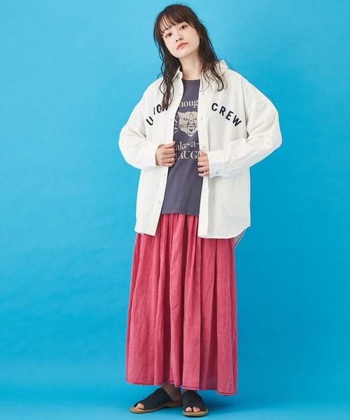 CUBE SUGAR(キューブシュガー)の「シャンブレー バックプリント ビッグシャツ(シャツ/ブラウス・レディース・ブルー/ネイビー/ホワイト・M)」の4枚目の写真