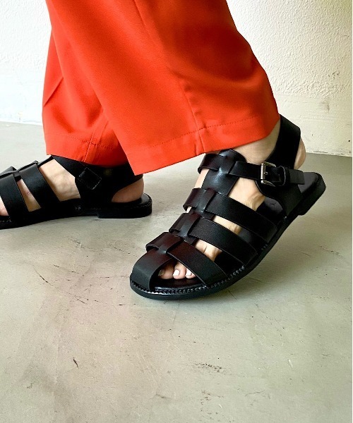 VACANCY（ヴァカンシー）の「ビーガンレザーグルカサンダル（サンダル・レディース・ブラック/アイボリー・S/M/L）」の5枚目の写真