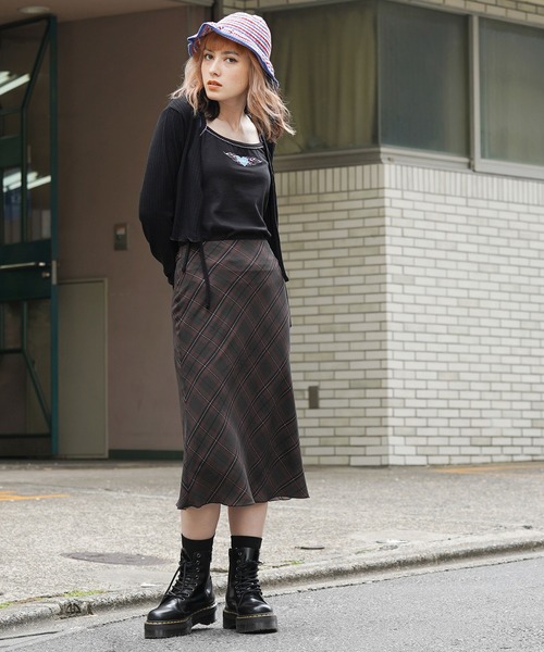 X-girl（エックスガール）の「KNIT BUCKET HAT（ハット・レディース・ホワイト/ブラック/バーガンディー・ONE SIZE）」の4枚目の写真