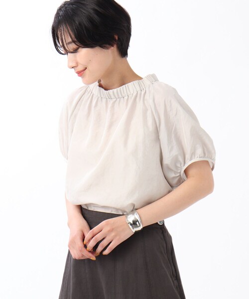 UNTITLED（アンタイトル）の「◆【洗える】シルキーローンブラウス（シャツ/ブラウス・レディース・ブラック/オフホワイト/ナチュラル/パープル系・02/00/99/03/01）」の3枚目の写真