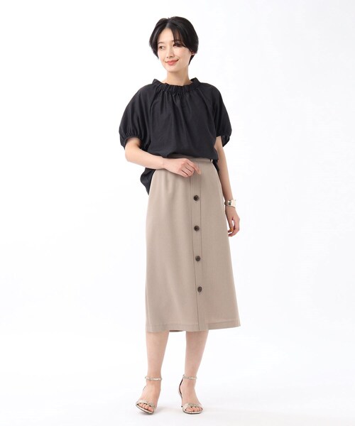 UNTITLED（アンタイトル）の「◆【洗える】シルキーローンブラウス（シャツ/ブラウス・レディース・ブラック/オフホワイト/ナチュラル/パープル系・02/00/99/03/01）」の5枚目の写真