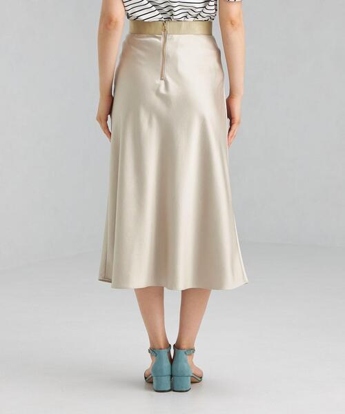green label relaxing（グリーンレーベルリラクシング）の「CS ナロー フレア サテン スカート（スカート・レディース・ベージュ/ライム・38/36）」の8枚目の写真