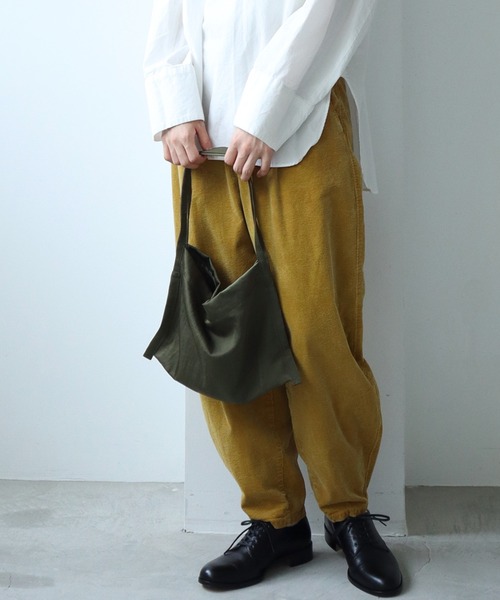 note et silence （ノートエシロンス）の「.◇ナイロンツイル フラットトートBAG（ハンドバッグ・レディース・ブラック/カーキ・FREE）」の20枚目の写真