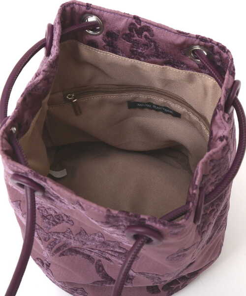 NATURAL BEAUTY BASIC（ナチュラルビューティーベーシック）の「ダマスクジャガード巾着（ショルダーバッグ・レディース・ベージュ/ラベンダー・ﾌﾘ-）」の18枚目の写真