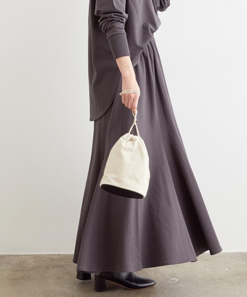 SALON adam et rope'（サロン アダム エ ロペ）の「【セットアップ対応】ミニ裏毛ロングフレアスカート（スカート・レディース・チャコールグレー/ベージュ/ブルー系その他4・FREE）」の2枚目の写真