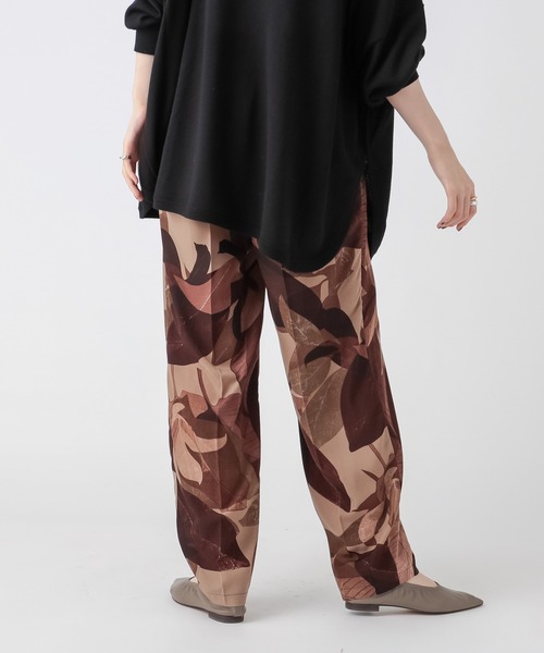 RIVE DROITE（リヴドロワ）の「コーディネートの主役になる　VINTAGEリーフカーブパンツ（その他パンツ・レディース・ブラック/ブラウン・FREE）」の19枚目の写真