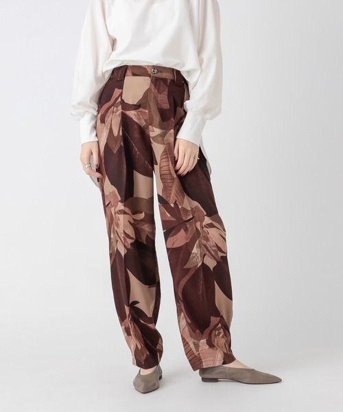 RIVE DROITE（リヴドロワ）の「コーディネートの主役になる　VINTAGEリーフカーブパンツ（その他パンツ・レディース・ブラック/ブラウン・FREE）」の9枚目の写真