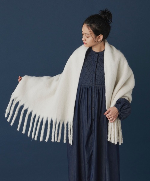 Libra Cue(リブラ キュー)の「モヘアタッチボリュームストール(ストール/ショール・レディース・ブラック/グリーン/ブルーグレー/マスタード/モカ/アイボリー・FREE)」の13枚目の写真