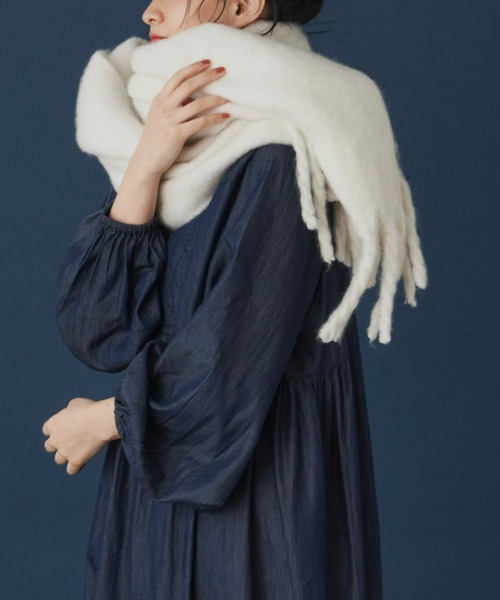 Libra Cue(リブラ キュー)の「モヘアタッチボリュームストール(ストール/ショール・レディース・ブラック/グリーン/ブルーグレー/マスタード/モカ/アイボリー・FREE)」の8枚目の写真