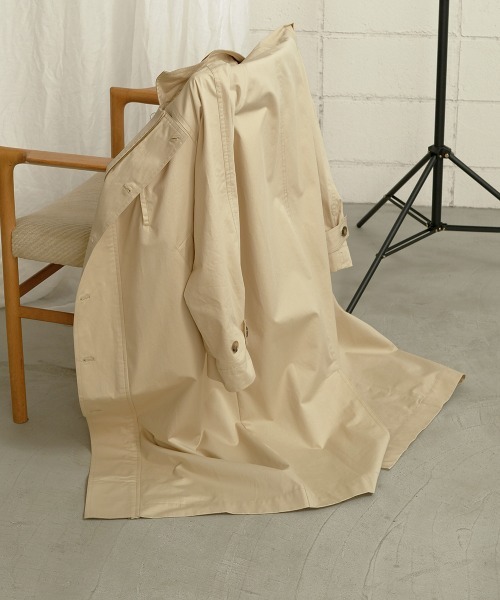 Bab（バブ）の「オーバーサイズ配色パイピングスタンドカラートレンチコート（トレンチコート・レディース・ベージュ/アイボリー/ベージュ系その他・M）」の12枚目の写真