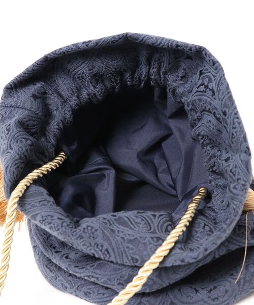 CPCM(シーピーシーエム)の「タッセル付きジャカード巾着BAG(ショルダーバッグ・レディース・ブラック/アイボリー/ネイビー・FREE)」の9枚目の写真