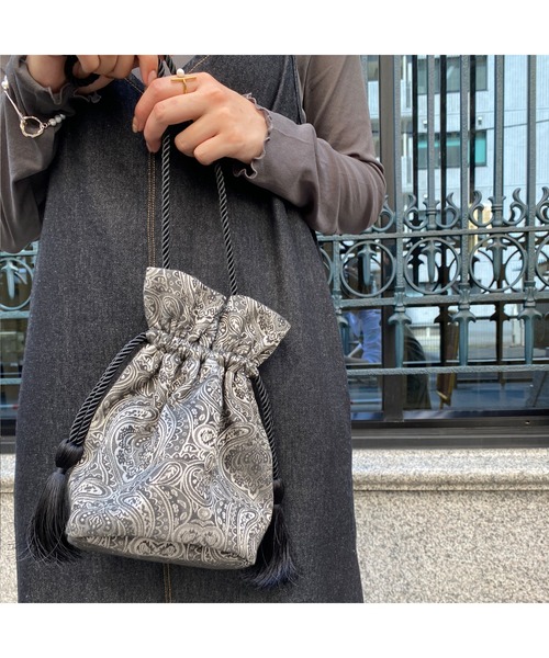 CPCM(シーピーシーエム)の「タッセル付きジャカード巾着BAG(ショルダーバッグ・レディース・ブラック/アイボリー/ネイビー・FREE)」の5枚目の写真