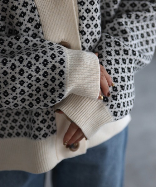 4youstory（フォーユーストーリー）の「ジャガードVネックカーディガン（カーディガン/ボレロ・レディース・ブラック/ブラウン/アイボリー・MEDIUM）」の11枚目の写真