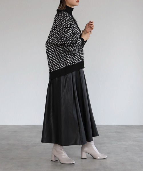 4youstory（フォーユーストーリー）の「ジャガードVネックカーディガン（カーディガン/ボレロ・レディース・ブラック/ブラウン/アイボリー・MEDIUM）」の9枚目の写真