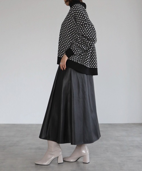 4youstory（フォーユーストーリー）の「ジャガードVネックカーディガン（カーディガン/ボレロ・レディース・ブラック/ブラウン/アイボリー・MEDIUM）」の20枚目の写真