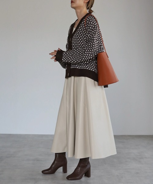 4youstory（フォーユーストーリー）の「ジャガードVネックカーディガン（カーディガン/ボレロ・レディース・ブラック/ブラウン/アイボリー・MEDIUM）」の12枚目の写真