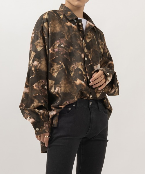 SlashDate（スラッシュデイト）の「総柄プリントビッグシルエットシャツ/とろみシャツ/オープンカラーシャツ/開襟シャツ/オーバーサイズシャツ（シャツ/ブラウス・メンズ・ブラック/ブラウン/ホワイト/ブラック系その他/ブラック系その他2/ブラック系その他3/ホワイト系その他/ブルー/ホワイト系その他2/ブラック系その他4/ブラック系その他5/ブラック系その他6・M/L）」の17枚目の写真