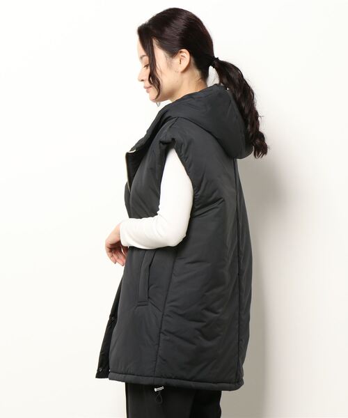 TITE IN THE STORE（ティテ　インザ　ストア）の「フード付きフレンチ中綿ベスト（ダウンベスト・レディース・ベージュ/ブラック・38）」の3枚目の写真