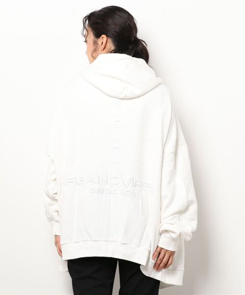 FIG&VIPER（フィグアンドバイパー）の「LOGOヘビーBIGフーディ―（パーカー・レディース・ベージュ/ブラック/ホワイト・FREE）」の6枚目の写真