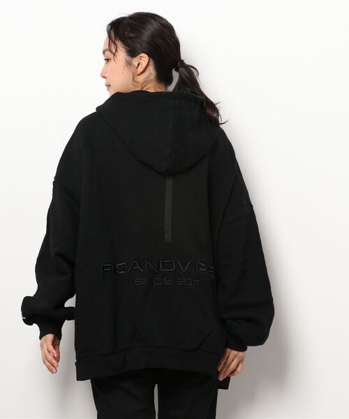 FIG&VIPER（フィグアンドバイパー）の「LOGOヘビーBIGフーディ―（パーカー・レディース・ベージュ/ブラック/ホワイト・FREE）」の4枚目の写真