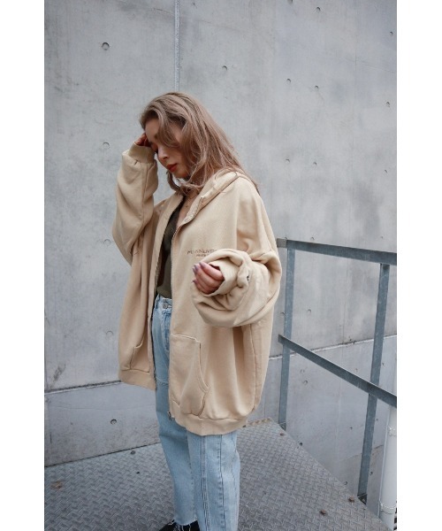 FIG&VIPER（フィグアンドバイパー）の「LOGOヘビーBIGフーディ―（パーカー・レディース・ベージュ/ブラック/ホワイト・FREE）」の15枚目の写真