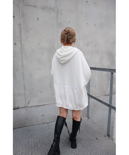 FIG&VIPER（フィグアンドバイパー）の「LOGOヘビーBIGフーディ―（パーカー・レディース・ベージュ/ブラック/ホワイト・FREE）」の19枚目の写真