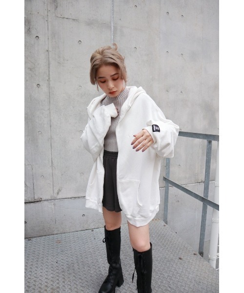 FIG&VIPER（フィグアンドバイパー）の「LOGOヘビーBIGフーディ―（パーカー・レディース・ベージュ/ブラック/ホワイト・FREE）」の20枚目の写真