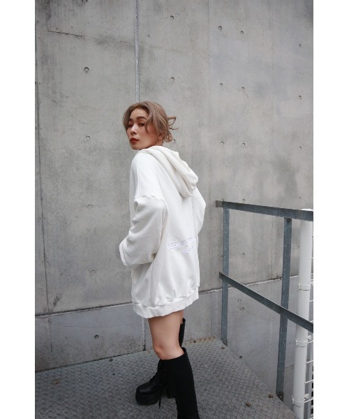 FIG&VIPER（フィグアンドバイパー）の「LOGOヘビーBIGフーディ―（パーカー・レディース・ベージュ/ブラック/ホワイト・FREE）」の21枚目の写真