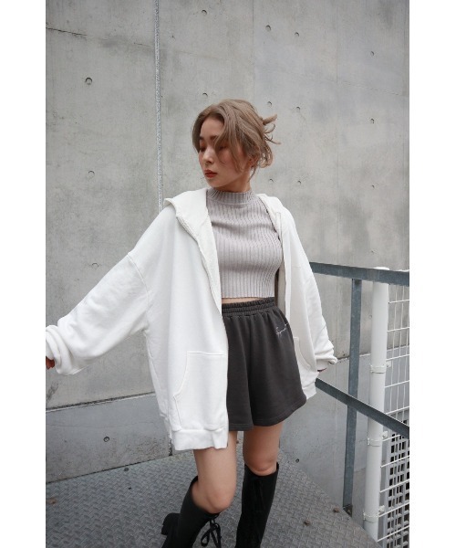 FIG&VIPER（フィグアンドバイパー）の「LOGOヘビーBIGフーディ―（パーカー・レディース・ベージュ/ブラック/ホワイト・FREE）」の22枚目の写真