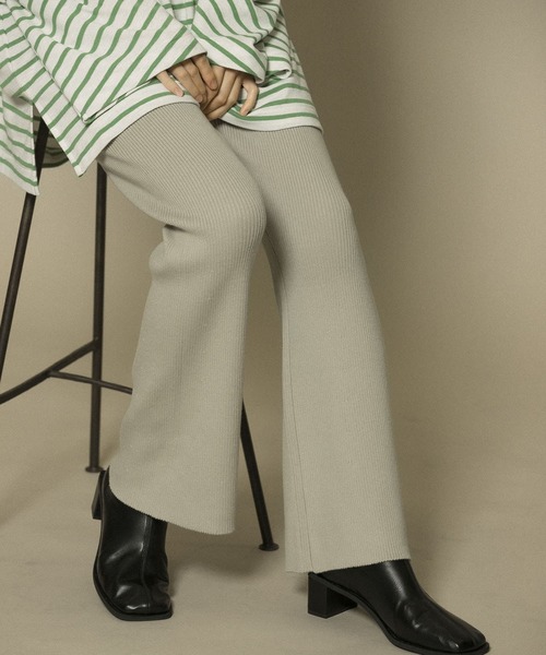 KBF(ケイビーエフ)の「フレアRIBニットパンツ(その他パンツ・レディース・チャコールグレー/ライトグレー/ブラック・ONE)」の12枚目の写真