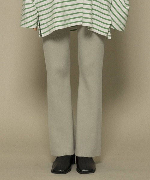 KBF(ケイビーエフ)の「フレアRIBニットパンツ(その他パンツ・レディース・チャコールグレー/ライトグレー/ブラック・ONE)」の13枚目の写真