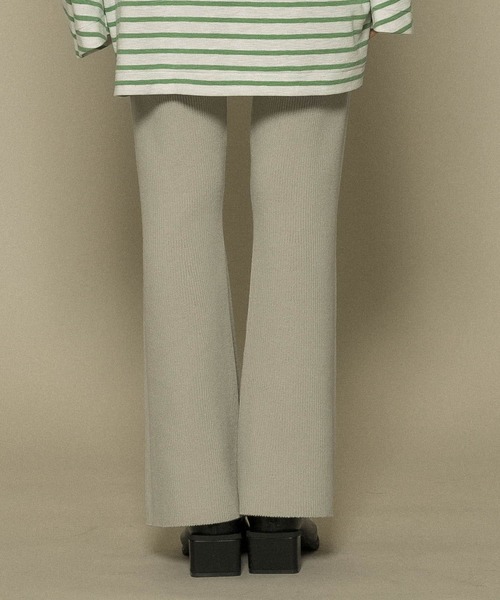 KBF(ケイビーエフ)の「フレアRIBニットパンツ(その他パンツ・レディース・チャコールグレー/ライトグレー/ブラック・ONE)」の15枚目の写真