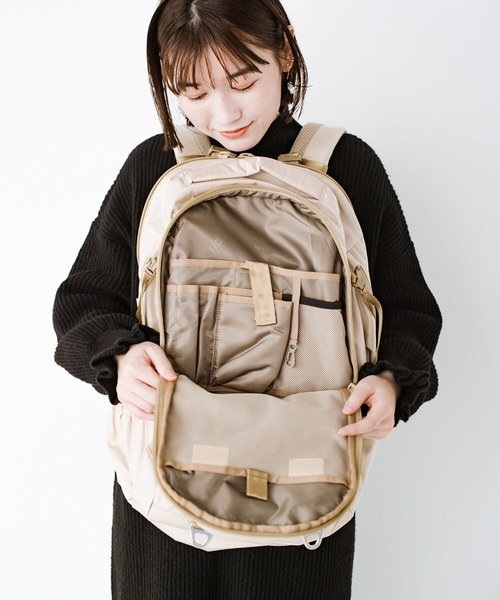 haco!（ハコ）の「F/CE.（エフシーイー） ROBIC DAYTRIP BP（バックパック/リュック・レディース・ブラック/ベージュ・ONE SIZE）」の7枚目の写真