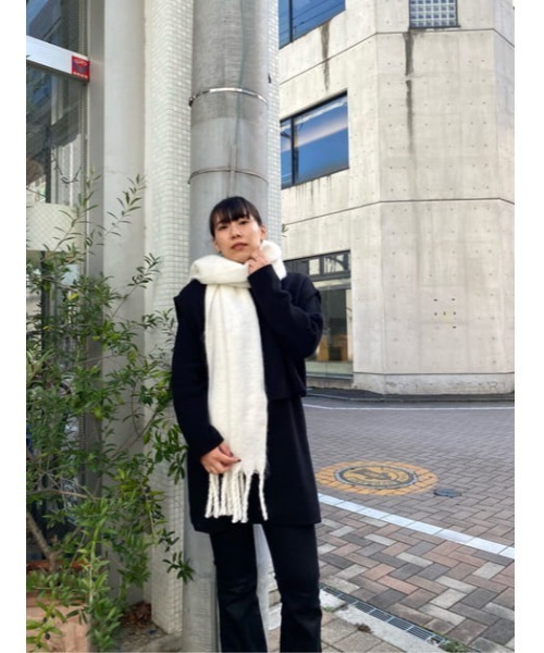 MOUSSY（マウジー）の「TWISTED FRINGE スカーフ（マフラー・レディース・アイボリー/ブラック/ライトイエロー・FREE）」の17枚目の写真